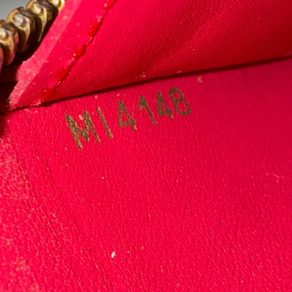 Louis Vuitton Portefeuille Comete Long Bifold Wallet Taurillon